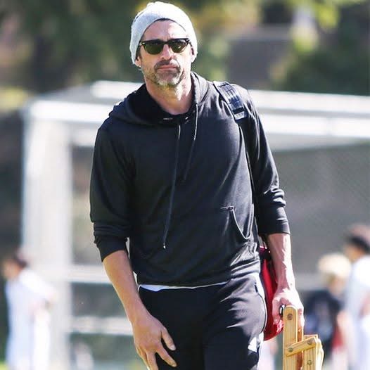 For over a decade, he was one of the most famous faces in the world. But in 2015, he suddenly left the spotlight and crushed the hearts of thousands of viewers. What people didn’t know at the time was the reason for his drastic and surprising decision. Since his disappearance from TV, he has never looked back and we can all understand why…  Check the comments