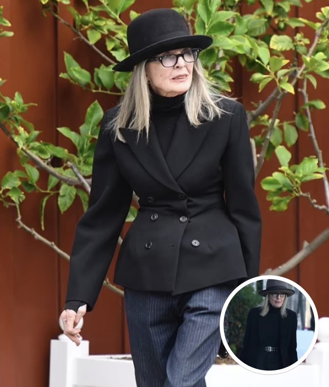 Here’s The Sad Reason Why Diane Keaton Always Wore Hats And Turtlenecks⬇️