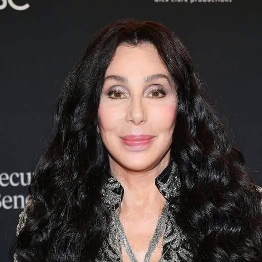 Paparazzi captured Cher, 76, with no makeup and in a wet blouse on vacation76-year-old Cher was caught in a white wet blouse on a yacht Photos in comments