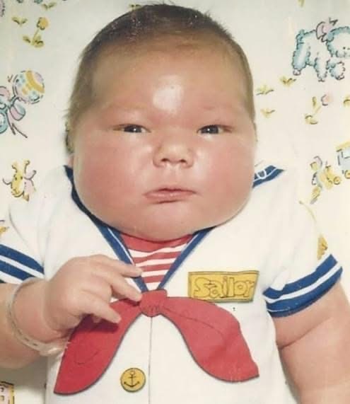 In 1983, a baby boy weighing a whopping 16 lbs was born! At the time, the entire country was shocked by his size, labeling him “The Country’s Biggest Baby” How does he look today? Well, take a seat before you see  Check his photos in the comment