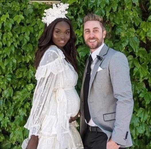 The dark-skinned model got married to a blue-eyed blonde. 😲 And now they have incredibly beautiful children who blend the best features of both parents. Now look what they look like. 😲🥰 Photos are in the first comment below 👇👇