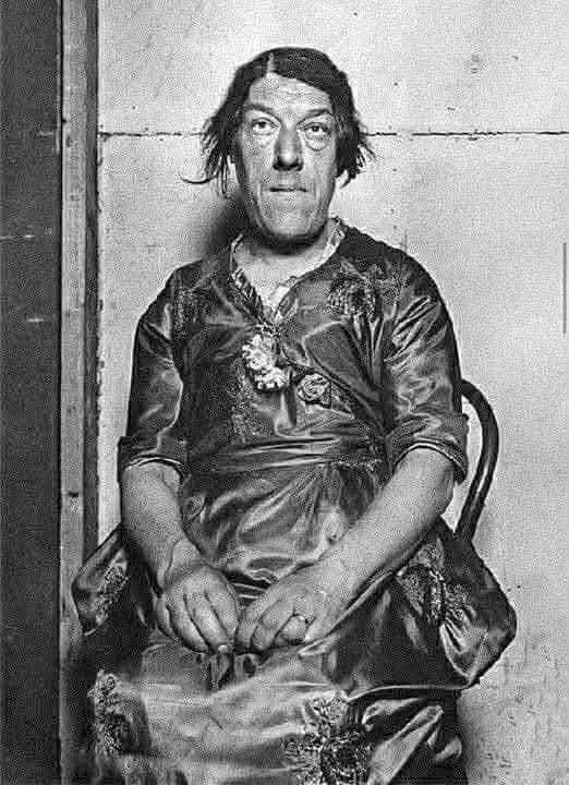 Look closely at this picture. When I saw it, it gave me chills… check in comments👇