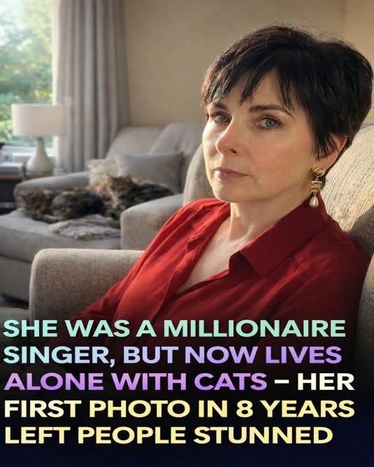 😲 This Famous Singer, a Millionaire, Lives Alone with Her Cats – Fans Are Sh0cked by Her First Photo in 8 Years 😲 (Check In First comment👇)
