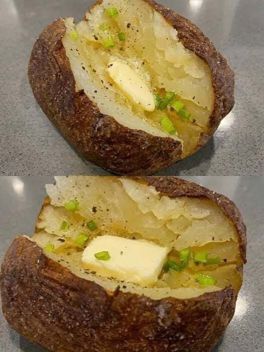 Baked Potato🥔. This is the fastest way to make baked potatoes, ready in minutes. It’s crispy on the outside, perfectly cooked and fluffy on the inside ❤️❤️❤️😋 Must express something to keep getting my recipes…. Thank you… Recipe in the first c0mment….⬇️ ⬇️ ⬇️