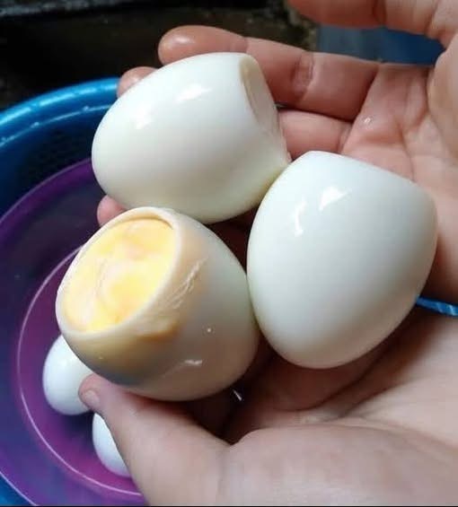 Doctors reveal that eating boiled eggs causes…See below