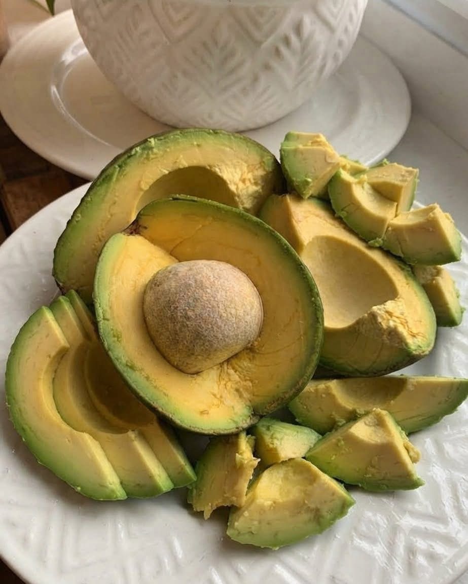 😳 Eating Avocados May Affect Your Body in Ways You Didn’t Expect — Doctors Explain What to Know…