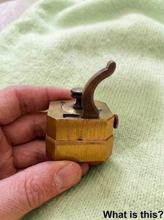 I found this at a flea market, and the seller had no idea what it was. It intrigued me. Does anyone know what it is? Check the first comment for the answer 👇