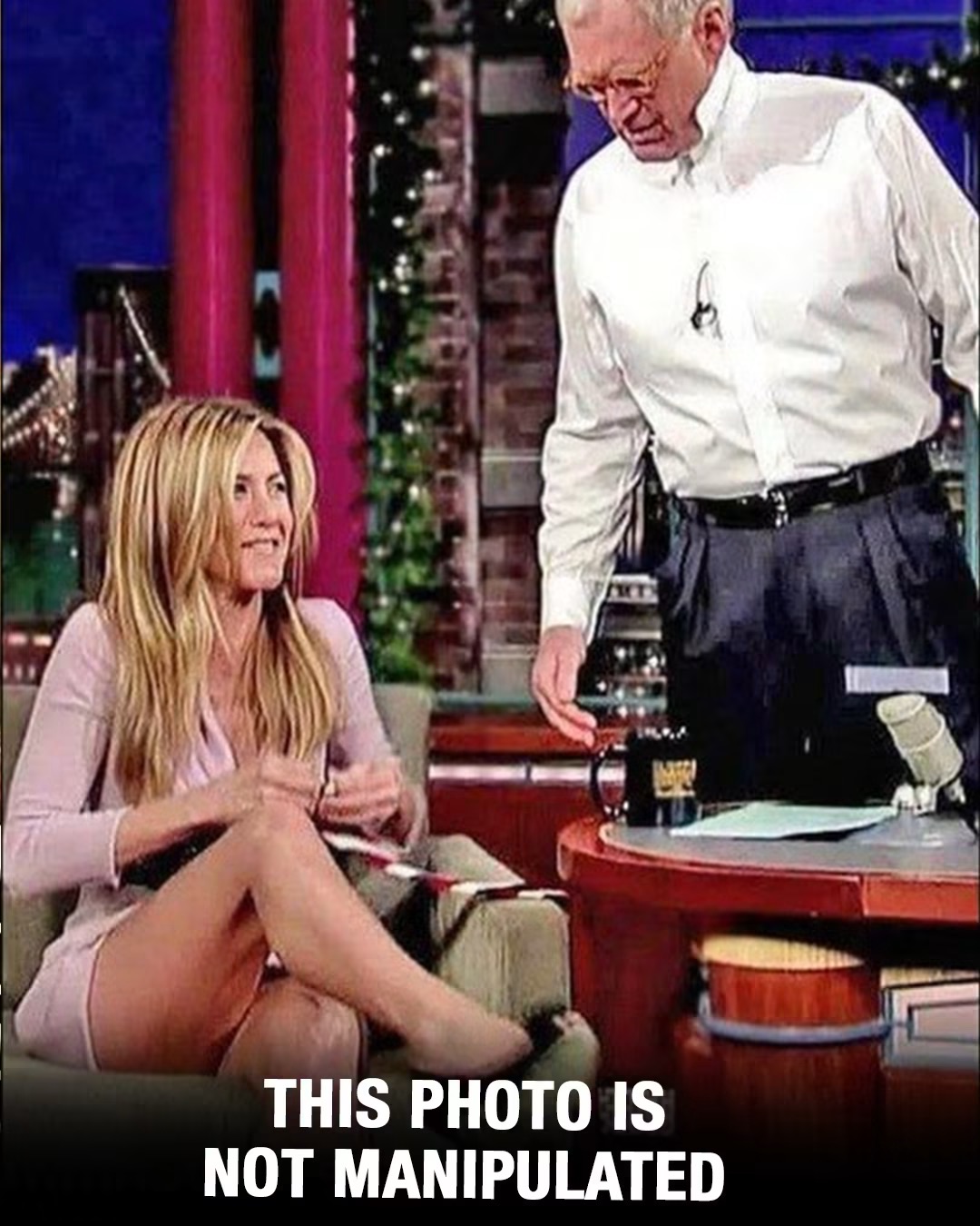 The photo hasn’t been edited. Look a little closer, and you might gasp when you finally notice what’s hiding in plain sight. See it for yourself in the first comment below! 😱👇🏼
